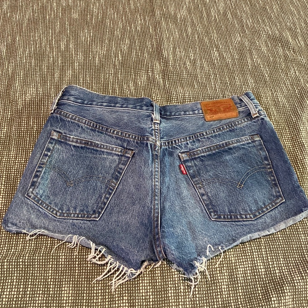 Levi’s shorts sz 28